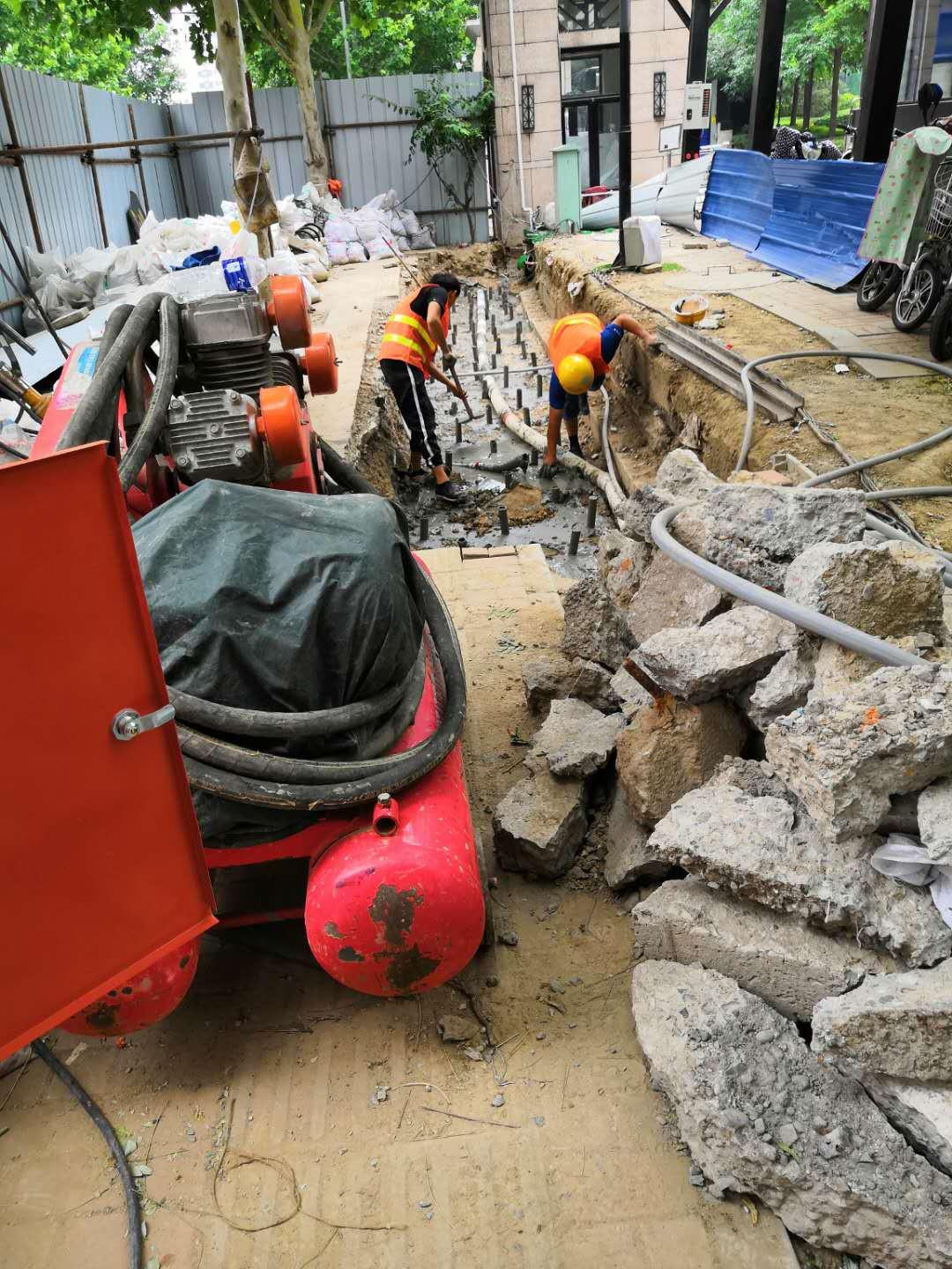 芦山地基加固解决房子的地基下沉问题
